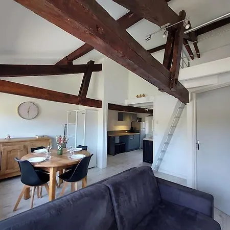 Apartment Appt Lumineux, Vue Place Vival *